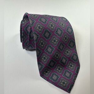 Vintage Paul Stuart
Printed Silk Medallion Tie